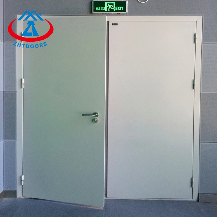 明確な防火出口ドアを維持し、引き戸を非常口として使用できますか?